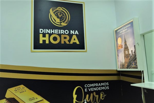 interior agência amadora Dinheiro na Hora Compramos ouro